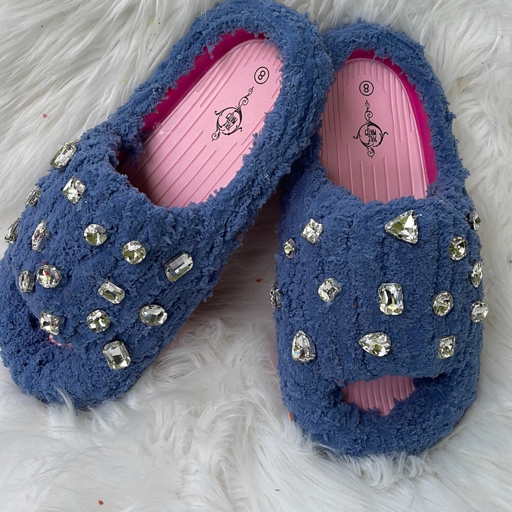 Handmade Yarn Comfortable Slippers (Baby Blue)